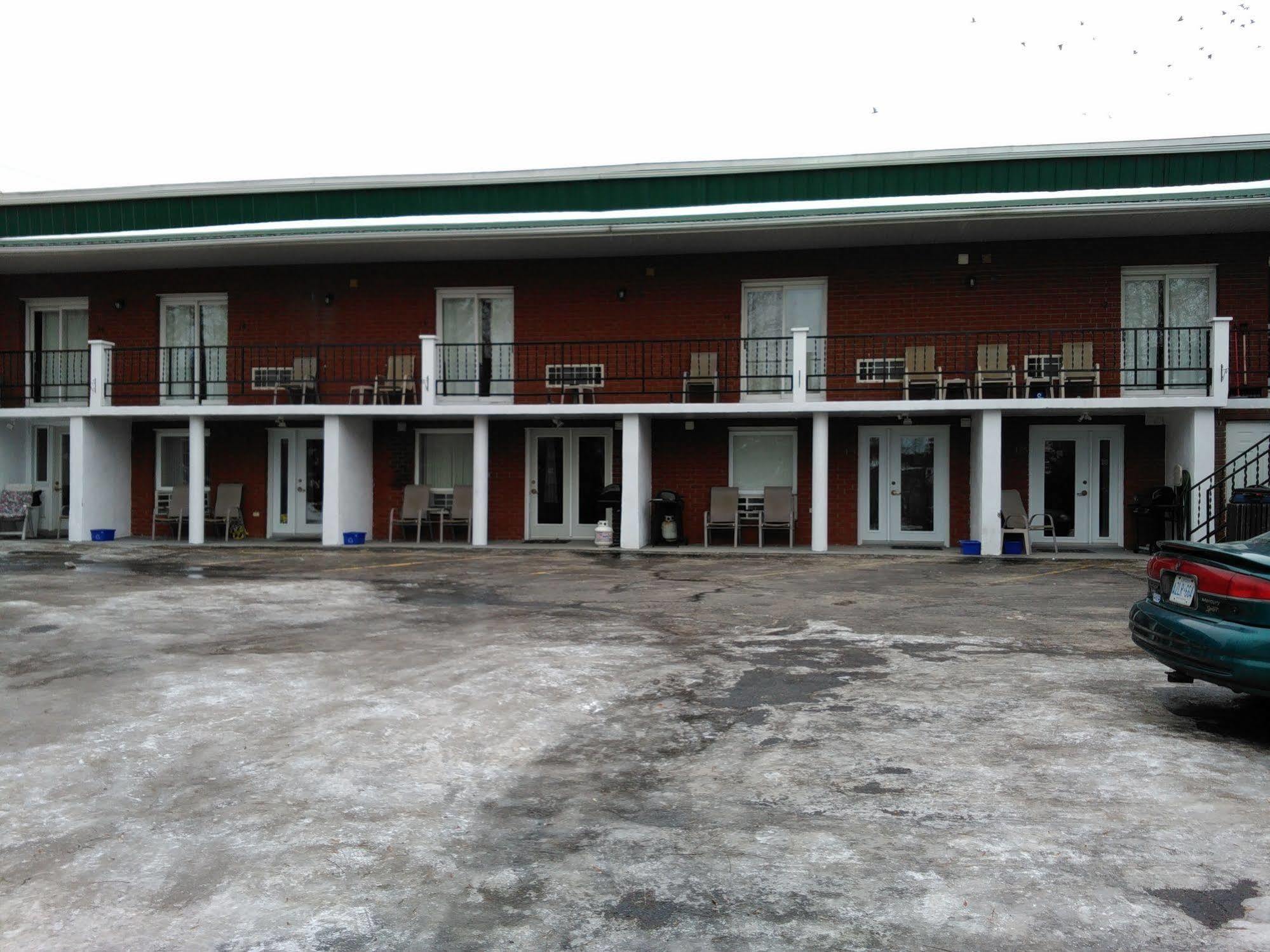 Clothier Mills Inn Kemptville Exterior photo